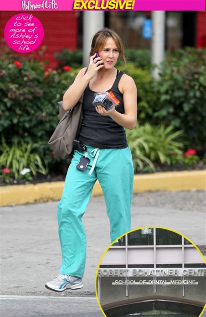 'Bachelorette' Ashley Hebert: What A Day Is Like For Ashley At Dental School!