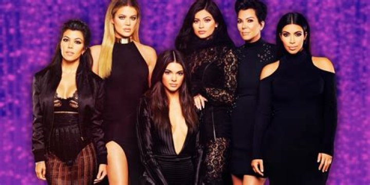 'Keeping Up With The Kardashians': Kris Gets Super Flirty With Her Much Younger Personal Trainer AND Kim Is A Total Control Freak!