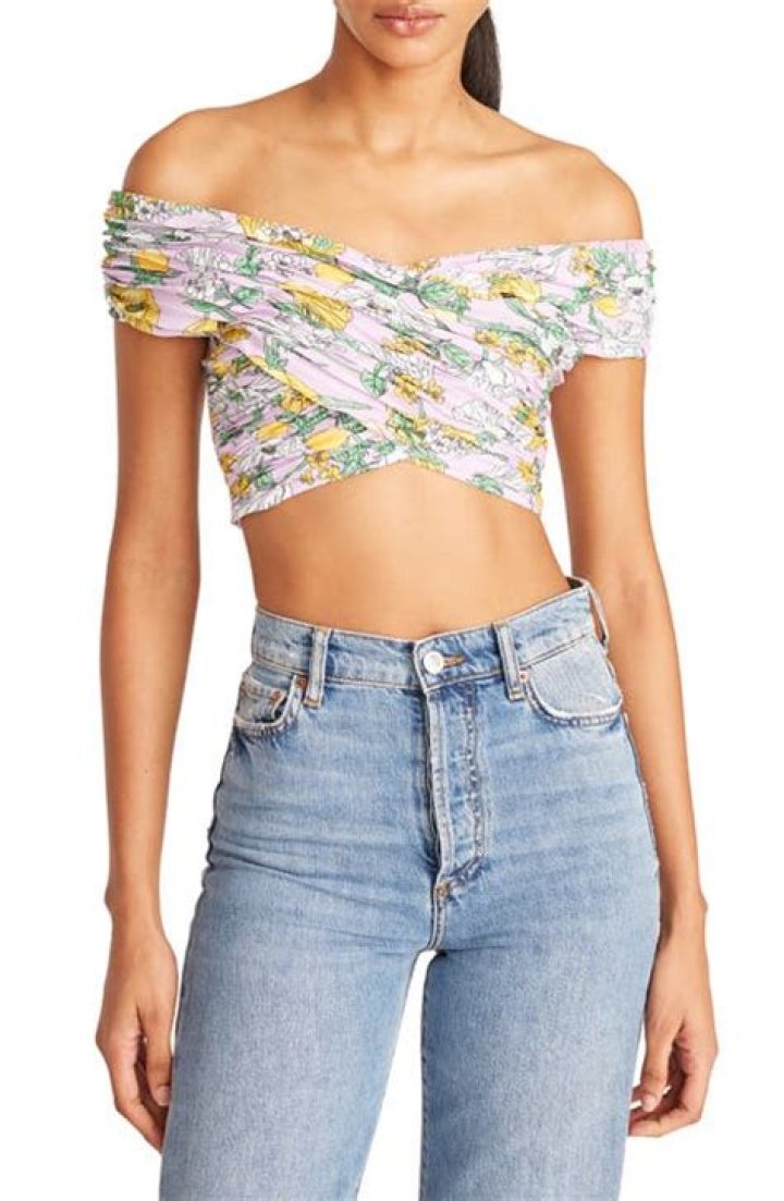 11 Stars Who Slay In Off-The-Shoulder Crop Tops: Bella Hadid & More