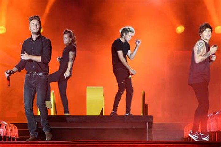 1D Might Perform With Bruno Mars – Hollywood Life