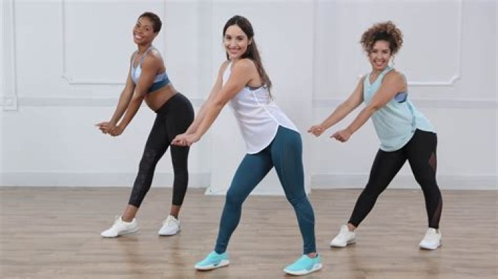 305 Fitness Founder Shares At-Home Dance Cardio Moves That Will Keep You Stress-Free & Smiling