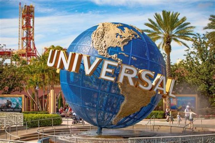 4 Legends Reunite At Universal To Compete – Hollywood Life