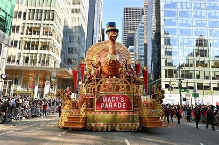 5 Things About The Singer On The Thanksgiving Parade – Hollywood Life