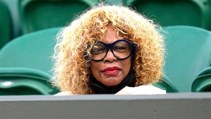 5 Things About Venus & Serena Williams’ Mom – Hollywood Life
