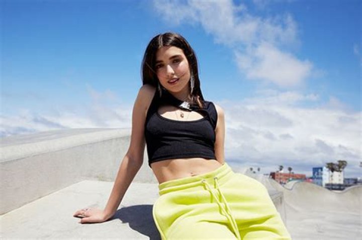 5 Things To Know About Dua Lipa’s Younger Sister – Hollywood Life