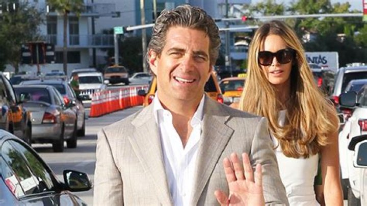 5 Things To Know About Elle MacPherson’s Ex – Hollywood Life