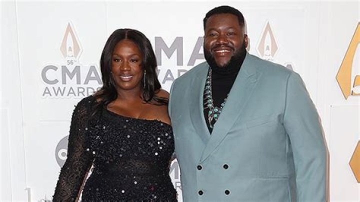 5 Things to Know About Married Soul Duo – Hollywood Life