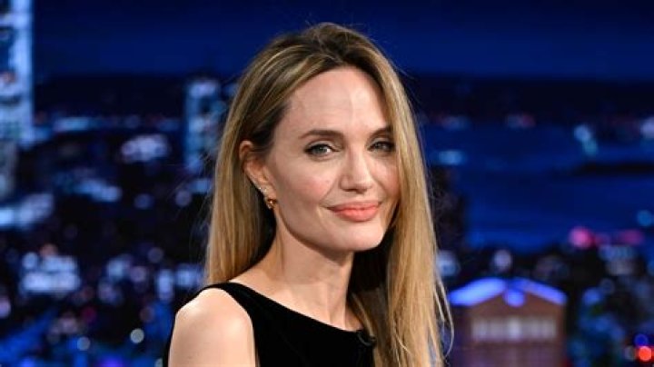 7 Of The Hottest Slide Sandals To Wear Year Round Like Hailey Baldwin & Angelina Jolie