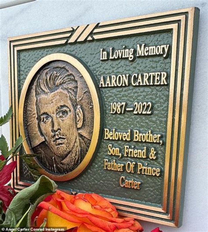 Aaron Carter’s Twin Sister Angel Reveals Gravestone Portrait: Photo – Hollywood Life