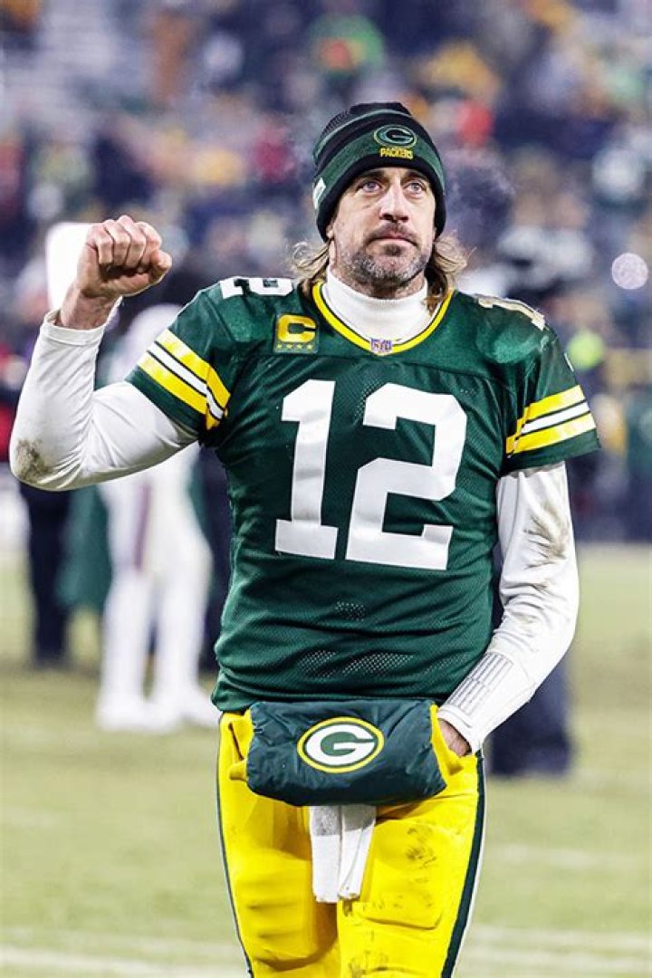 Aaron Rodgers Leaving Green Bay Packers, Traded to New York Jets – Hollywood Life