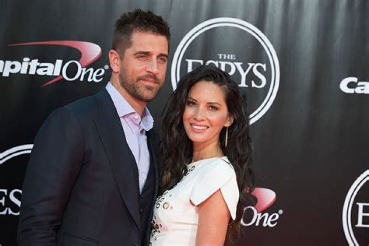 Aaron Rodgers & Olivia Munn Fighting Over Marriage & Babies Before Breakup – Hollywood Life