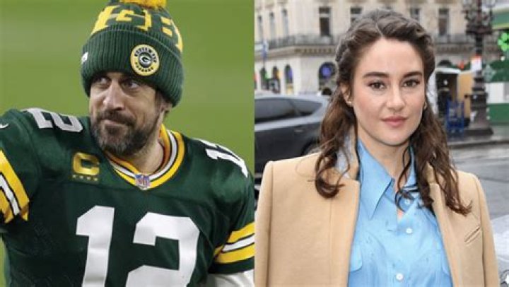 Aaron Rodgers & Shailene Woodley Leave Mexico In 1st Pics Together Since Getting Engaged