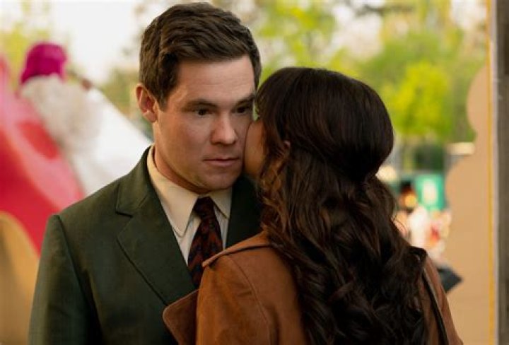 Adam DeVine Interview On Bumper & Fat Amy Reunion In New Movie – Hollywood Life