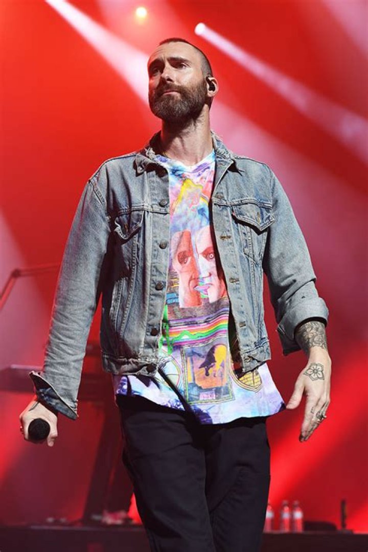 Adam Levine Looks Upset After Woman Hugs Him During Maroon 5 Concert – Hollywood Life
