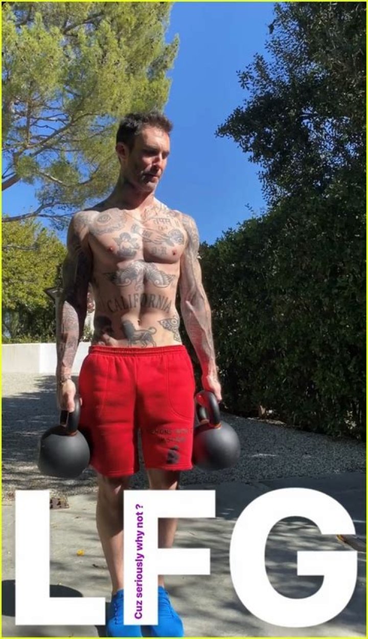 Adam Levine Shows Off His Chiseled Abs During Sexy Shirtless Workout — Watch