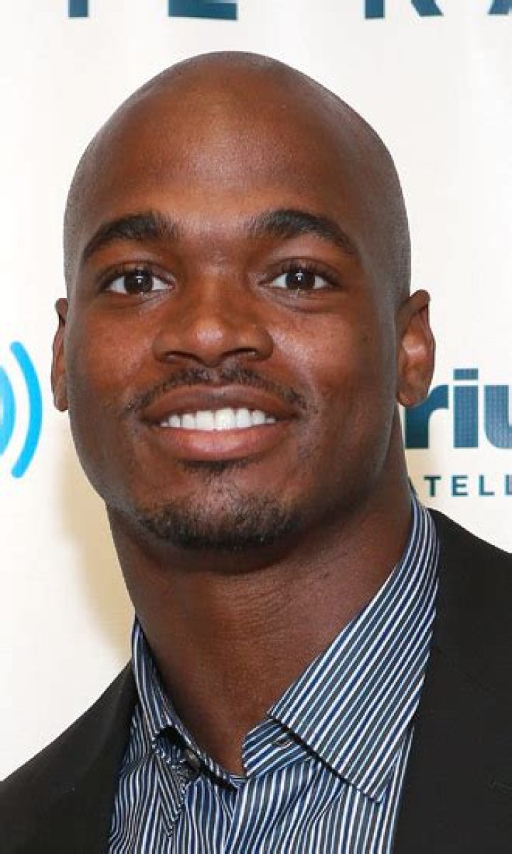 Adrian Peterson – Hollywood Life