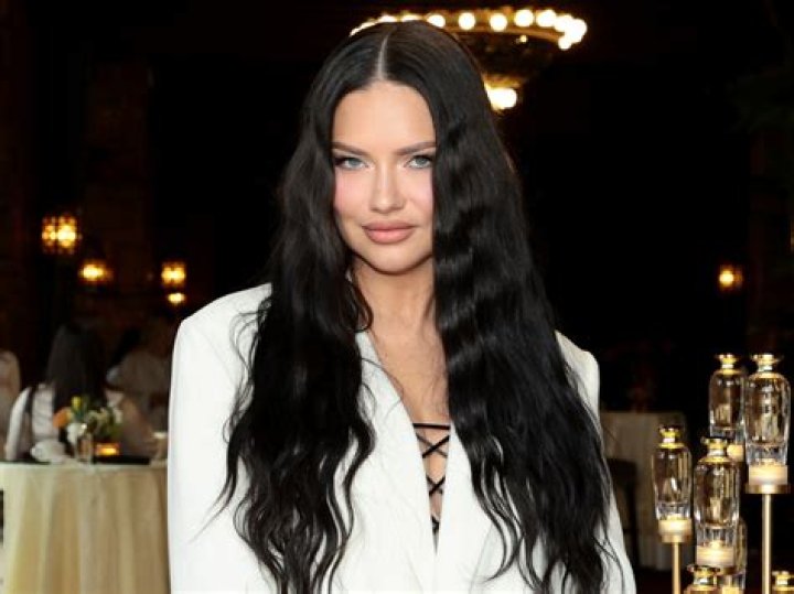 Adriana Lima’s Prive Revaux Collection & How Her Daughters Inspired Her – Hollywood Life