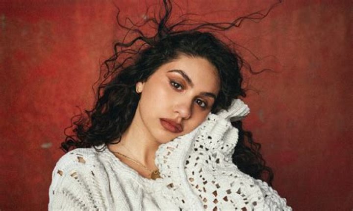 Alessia Cara Celeb Profile – Hollywood Life