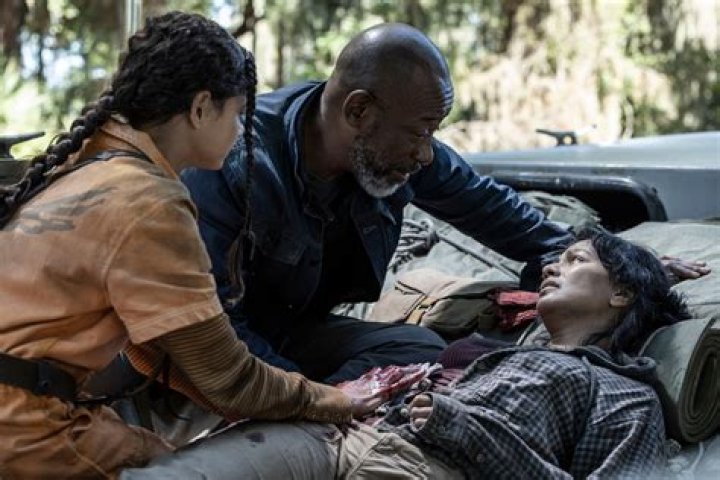 Alicia & Jake Hook Up On ‘Fear The Walking Dead’ — S3 Spoilers – Hollywood Life