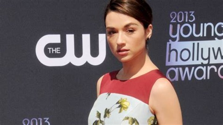 Allison Kisses Scott Or Isaac? — Season 3 Finale Spoiler – Hollywood Life