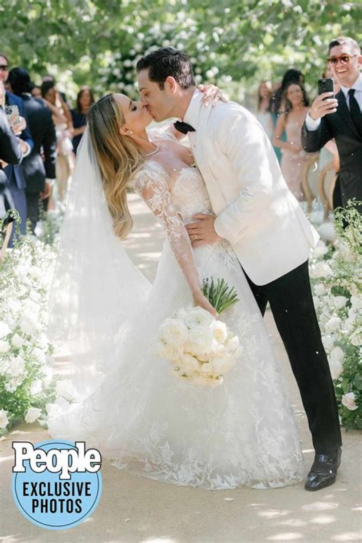 Amanda Stanton’s Wedding Dress: ‘Bachelor’ Alum Wears Stunning Lace Gown For Nuptials