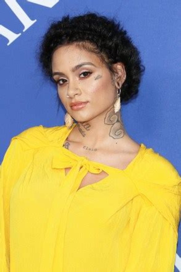 Amanza Smith Gets Face Tattoo Of The Word ‘Invincible’ – Hollywood Life