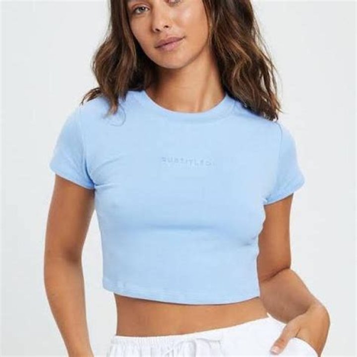 Amelia Hamlin Slays In Baby Blue Crop Top & Matching Fitted Bike Shorts: ’50 Shades Of Blue’