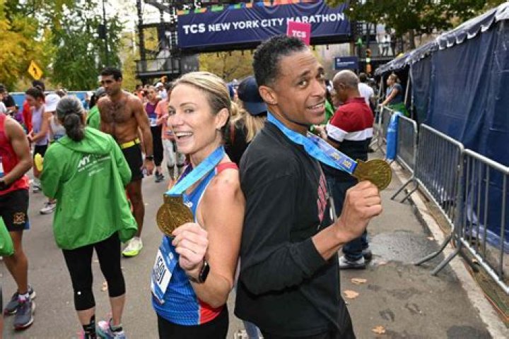 Amy Robach & T.J. Holmes Run In Brooklyn Half Marathon – Hollywood Life