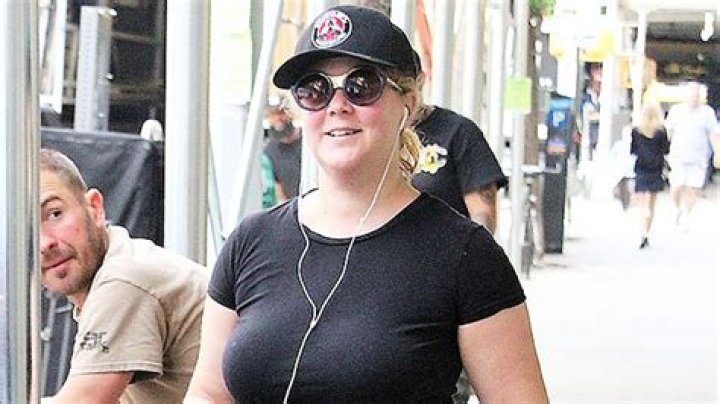 Amy Schumer Shows Off Her C-Section Scar While Out Jogging In NYC