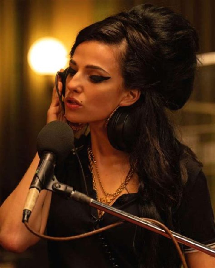 Amy Winehouse Celebrity Profile – Hollywood Life