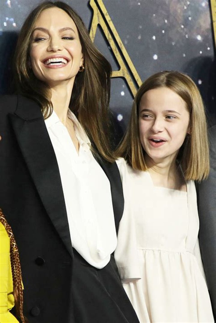 Angelina Jolie Brings Daughter Vivienne To See ‘Dear Evan Hansen’ – Hollywood Life