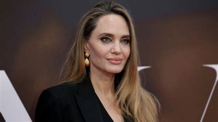 Angelina Jolie Shines Again – Hollywood Life