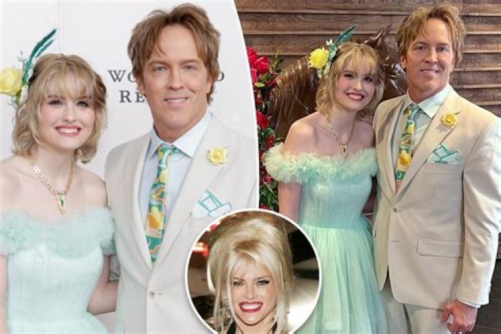 Anna Nicole Smith: Daughter Dannielynn Says Late Mom ‘Sends Butterflies’ Of Love