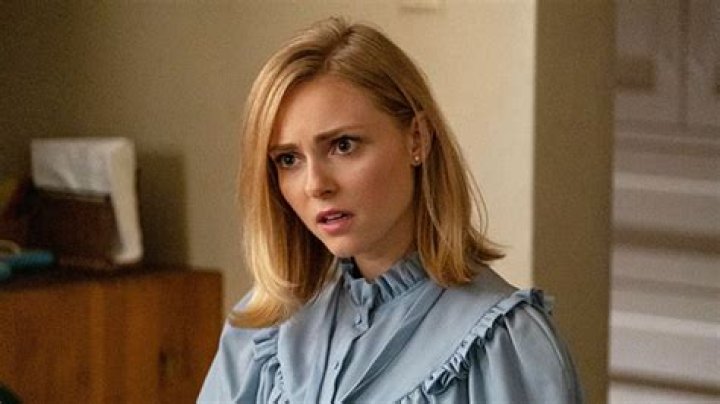 AnnaSophia Robb On Young Elena’s Big Moment – Hollywood Life