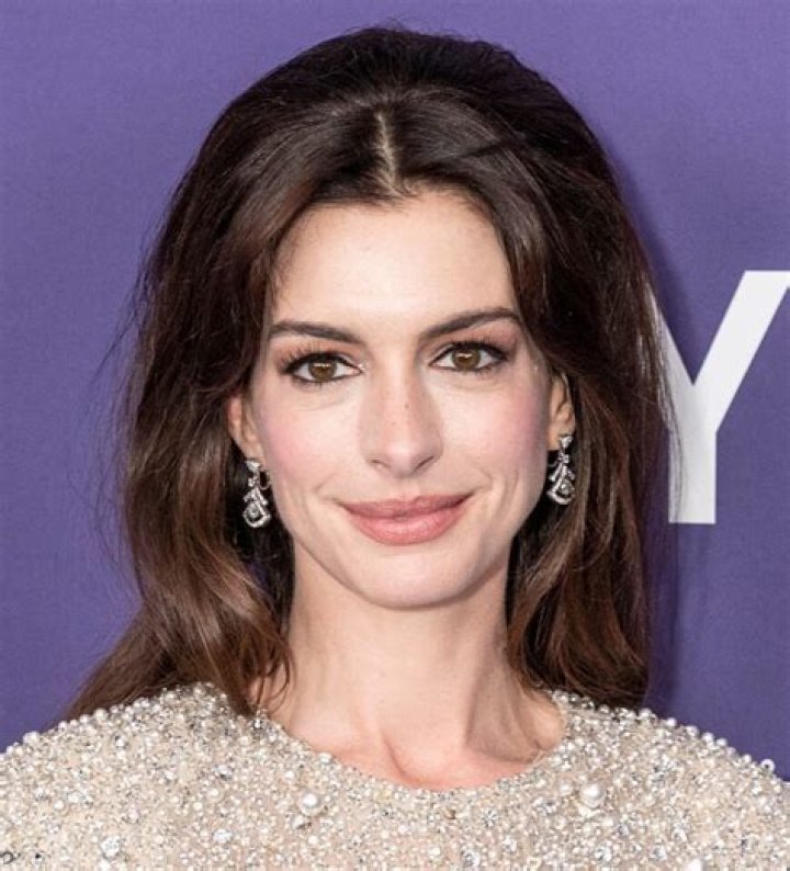 Anne Hathaway Goes Bald In The Spooky 1st Look – Hollywood Life