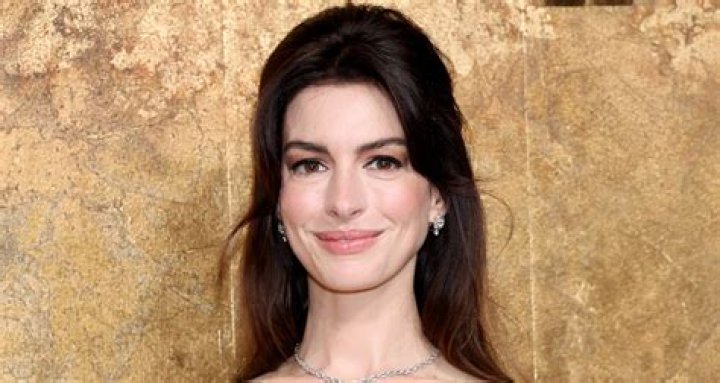 Anne Hathaway Reveals She’s 5 Years Sober