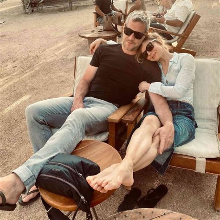 Ant Anstead Lifts Renee Zellweger Off The Ground For A Steamy Kiss As They Go IG Official — Photos