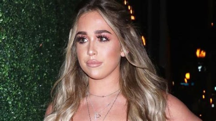 Ariana Biermann, 19, Rocks A Sexy Swimsuit & Beach Waves In New Pic