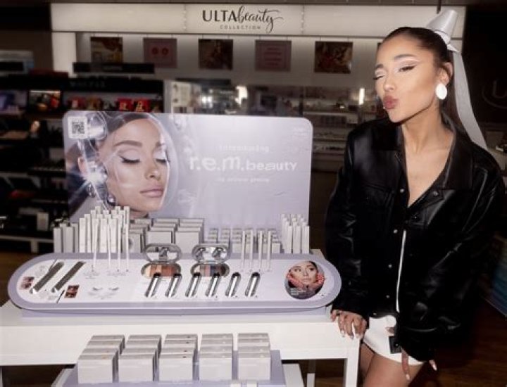 Ariana Grande Gifts Kim Kardashian Her R.E.M. Beauty Launch: Photo – Hollywood Life