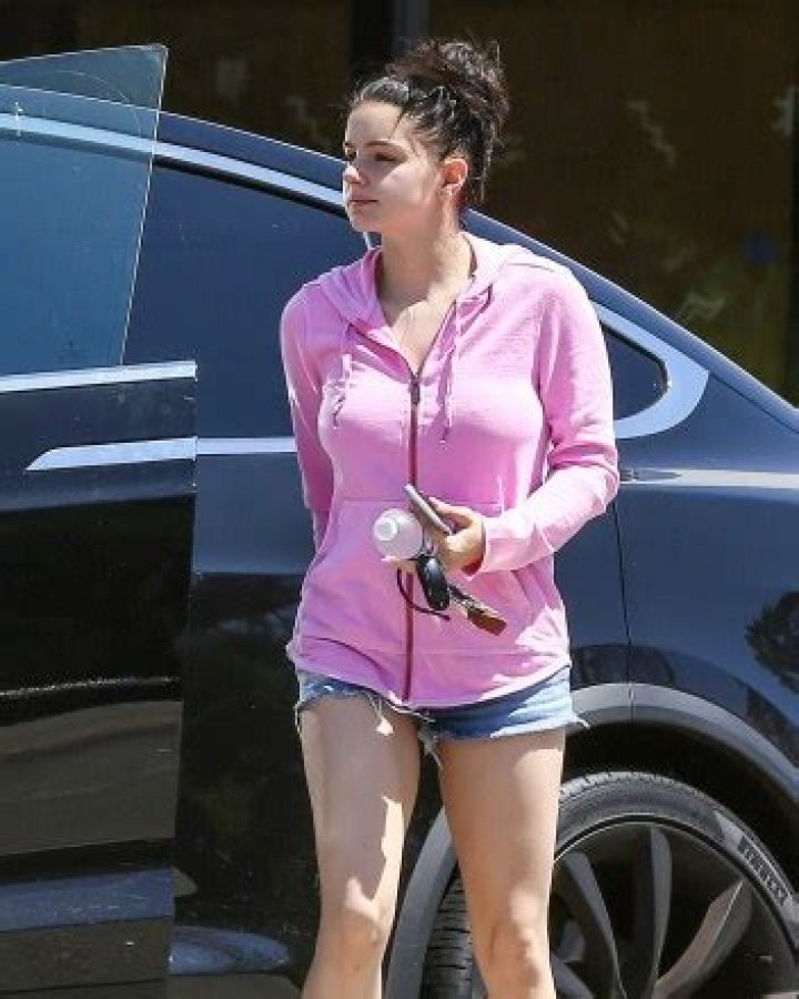 Ariel Winter Gets Cheeky In Dangerously Short Daisy Dukes While Running Errands In LA