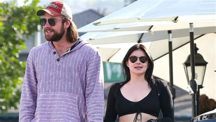Ariel Winter Holds Hands With Rumored BF Luke Benward On Lunch Date Rocking Cute Black Crop Top