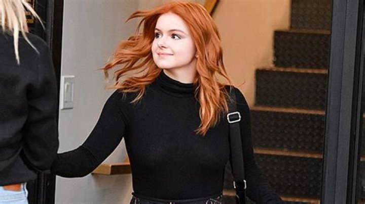 Ariel Winter Shows Off Her New Red Hair In Glamorous Selfie & Fans Think She Looks Unrecognizable