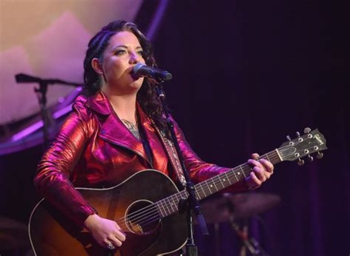 Ashley McBryde; Photos Of The Country Singer – Hollywood Life