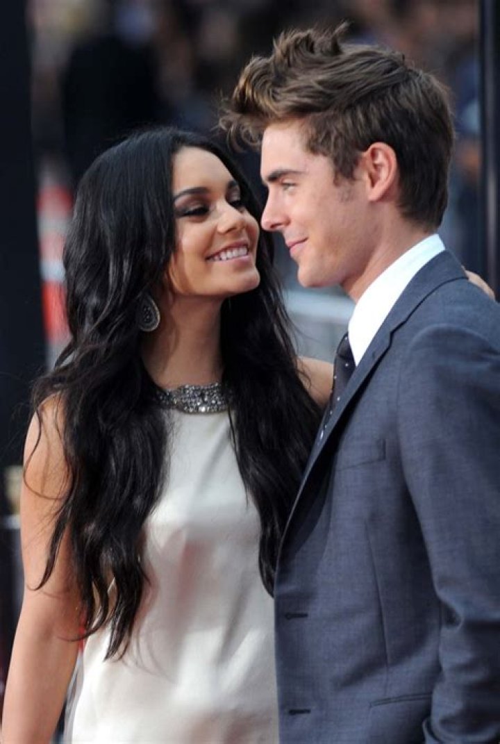 Ashley Tisdale & Zac Efron's PDA!