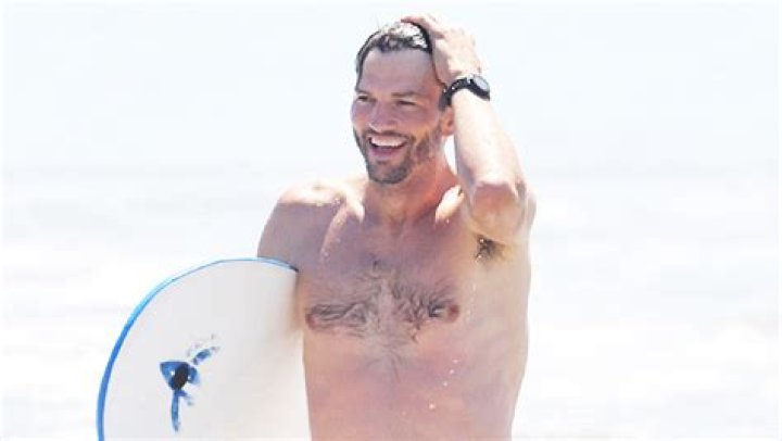 Ashton Kutcher Goes Shirtless As He Surfs: Photos – Hollywood Life