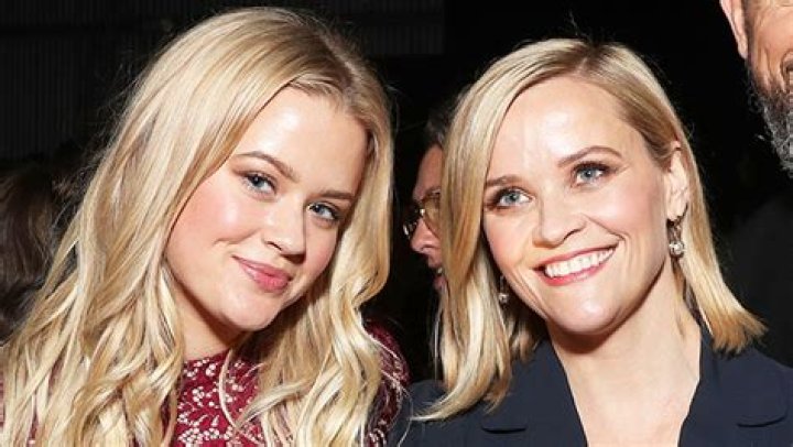 Ava Phillippe In New Bangs, Looks Like Reese Witherspoon: Photos – Hollywood Life
