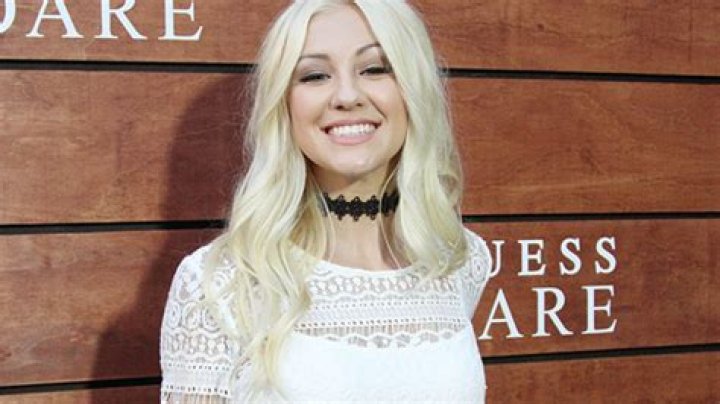 Ava Sambora Stuns In White Bikini & Looks Like Heather Locklear: Pic – Hollywood Life