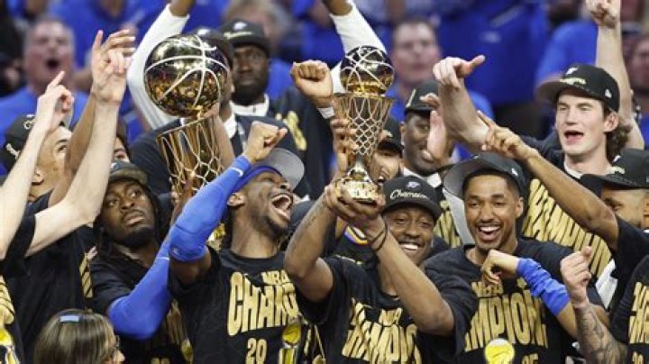 Ayesha Curry & More Celebs Who Want The Warriors To Win The NBA Finals