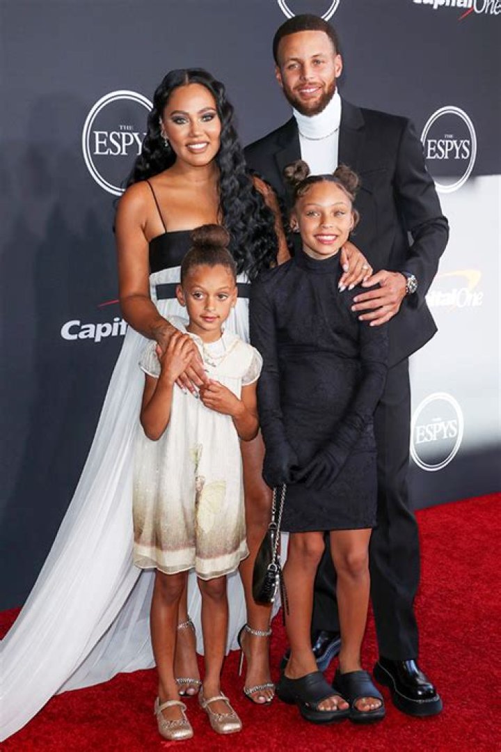 Ayesha & Steph Curry Coordinate With Daughters Riley, 10, & Ryan, 7, On ESPYS Red Carpet