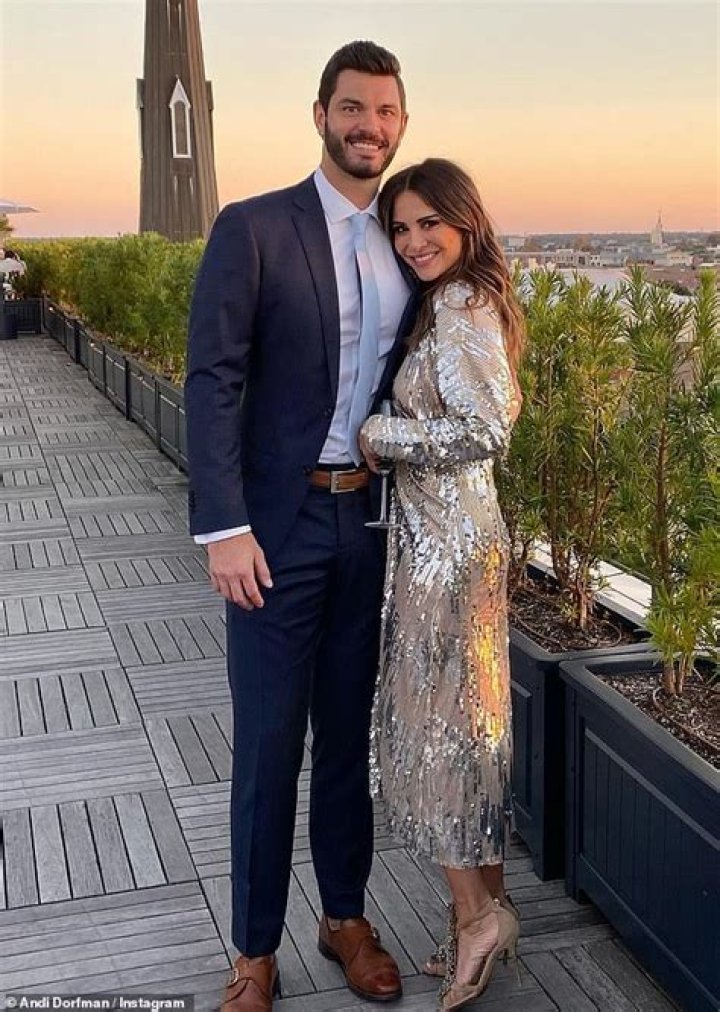 ‘Bachelorette’ Star Andi Dorfman Marries Blaine Hart 1 Year After Getting Engaged